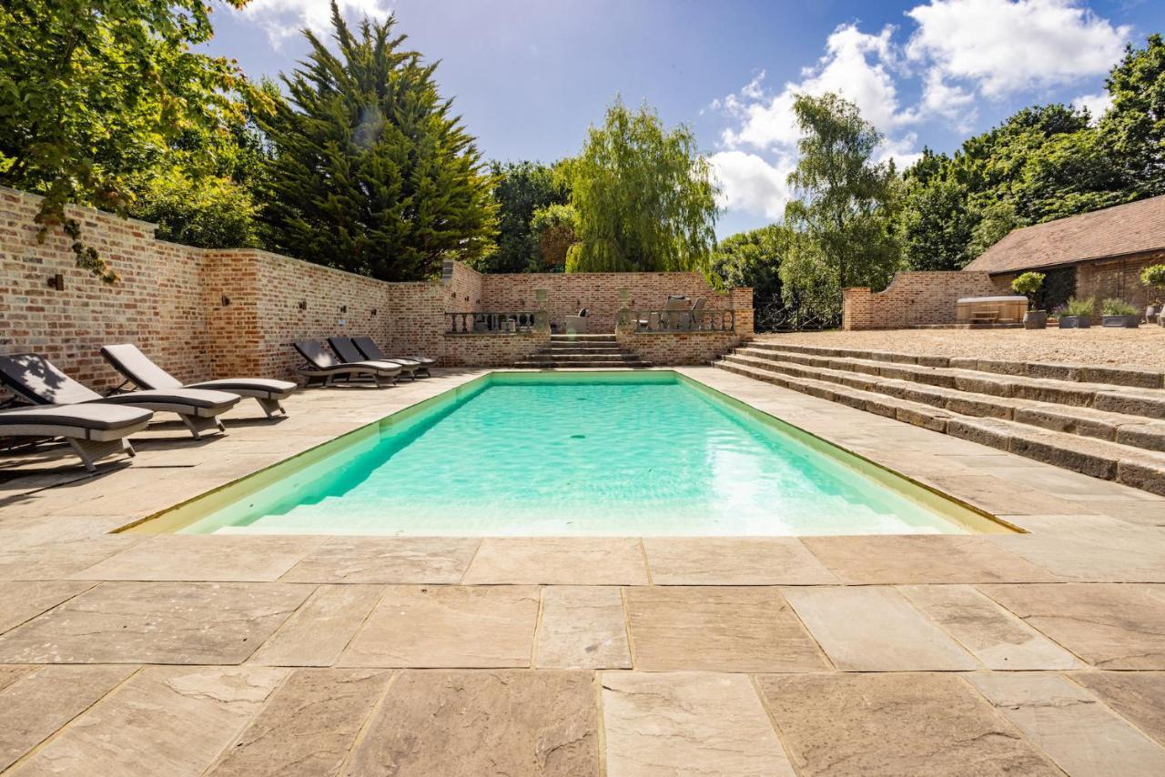 Eastwood Observatory: 12 Bedrooms, Swimming Pool And Tennis Court Hailsham Εξωτερικό φωτογραφία